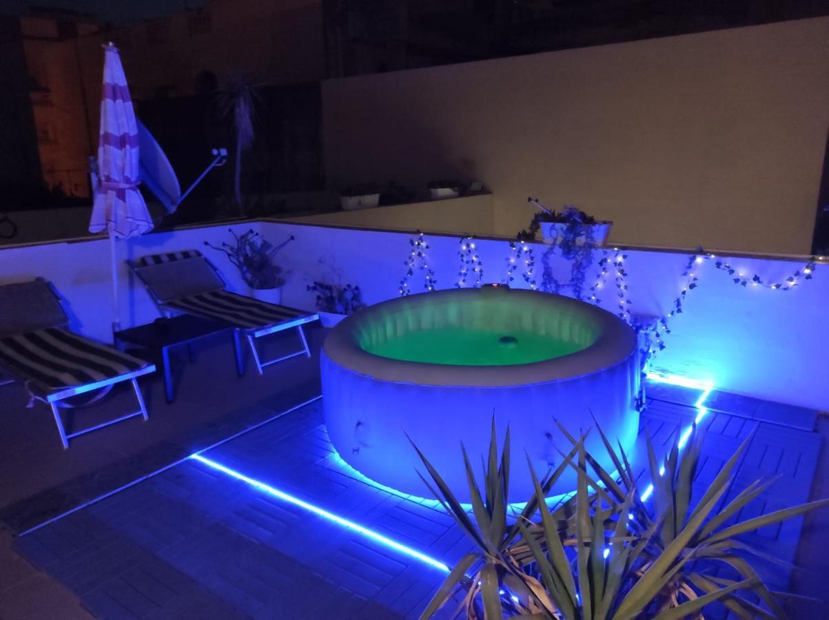 Studio Apartment With Private Terrace, Jacuzzi & Views Mosta Eksteriør bilde
