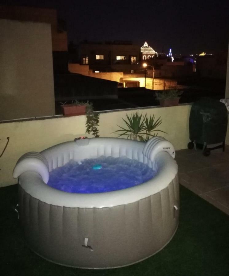 Studio Apartment With Private Terrace, Jacuzzi & Views Mosta Eksteriør bilde